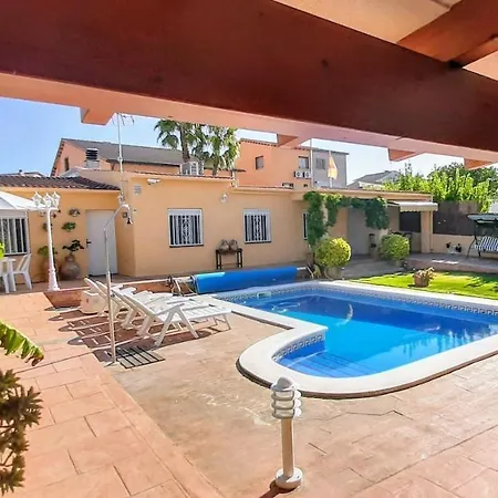 Vacacional Con Piscina Privada Y Barbacoa