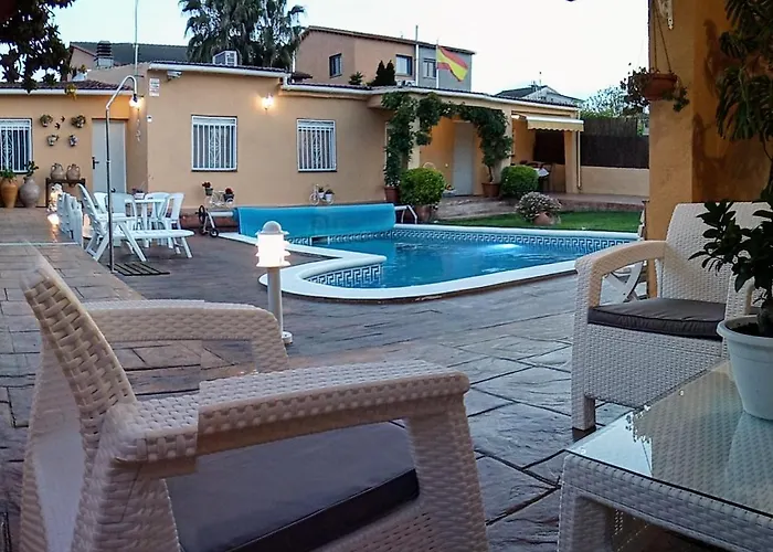Con Piscina Privada Y Barbacoa * タラゴナ