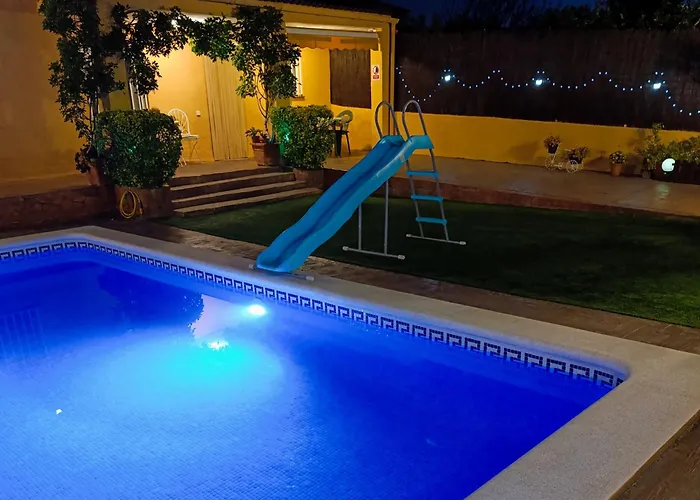 Con Piscina Privada Y Barbacoa 度假居